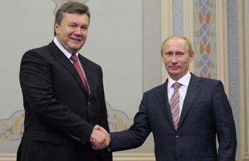 Почему Янукович безнаказанно выслуживается перед организаторами этнических зачисток…
