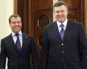 Медведєв «киданув» Януковича, а той не вважає це особистим приниженням