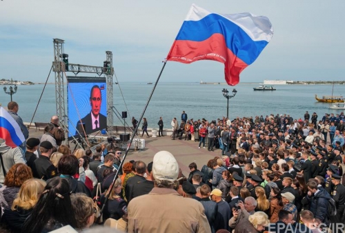 Годовщина аннексии Крыма: встали на колени