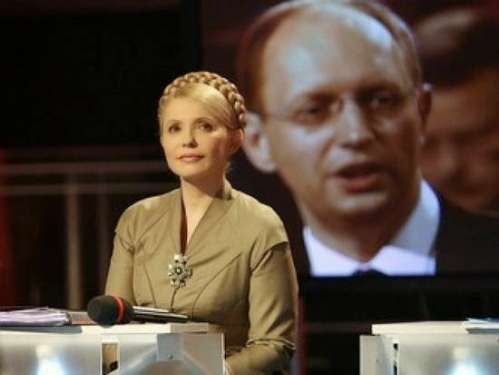 Тимошенко решила бить не «венском сговором», а «социалкой». И не Порошенко, а Яценюка