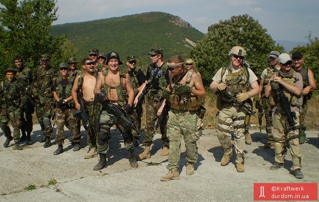 В сети появились фото с тренировочного лагеря боевиков в Крыму. Журналист получил фото от патриота,