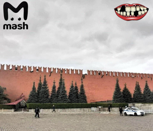 2021.10.22 В Москве сильный ветер оторвал зубец на стене Кремля