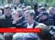 Вслед убегающему Ющенко люди кричали: "Ганьба! Ющенко геть!"